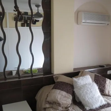 Βίλα With Private Pool - Near Golf *