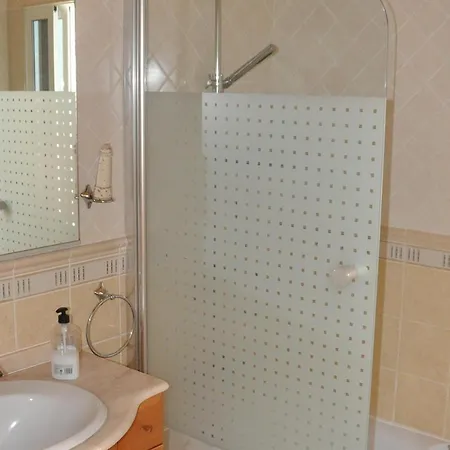 Βίλα With Private Pool - Near Golf